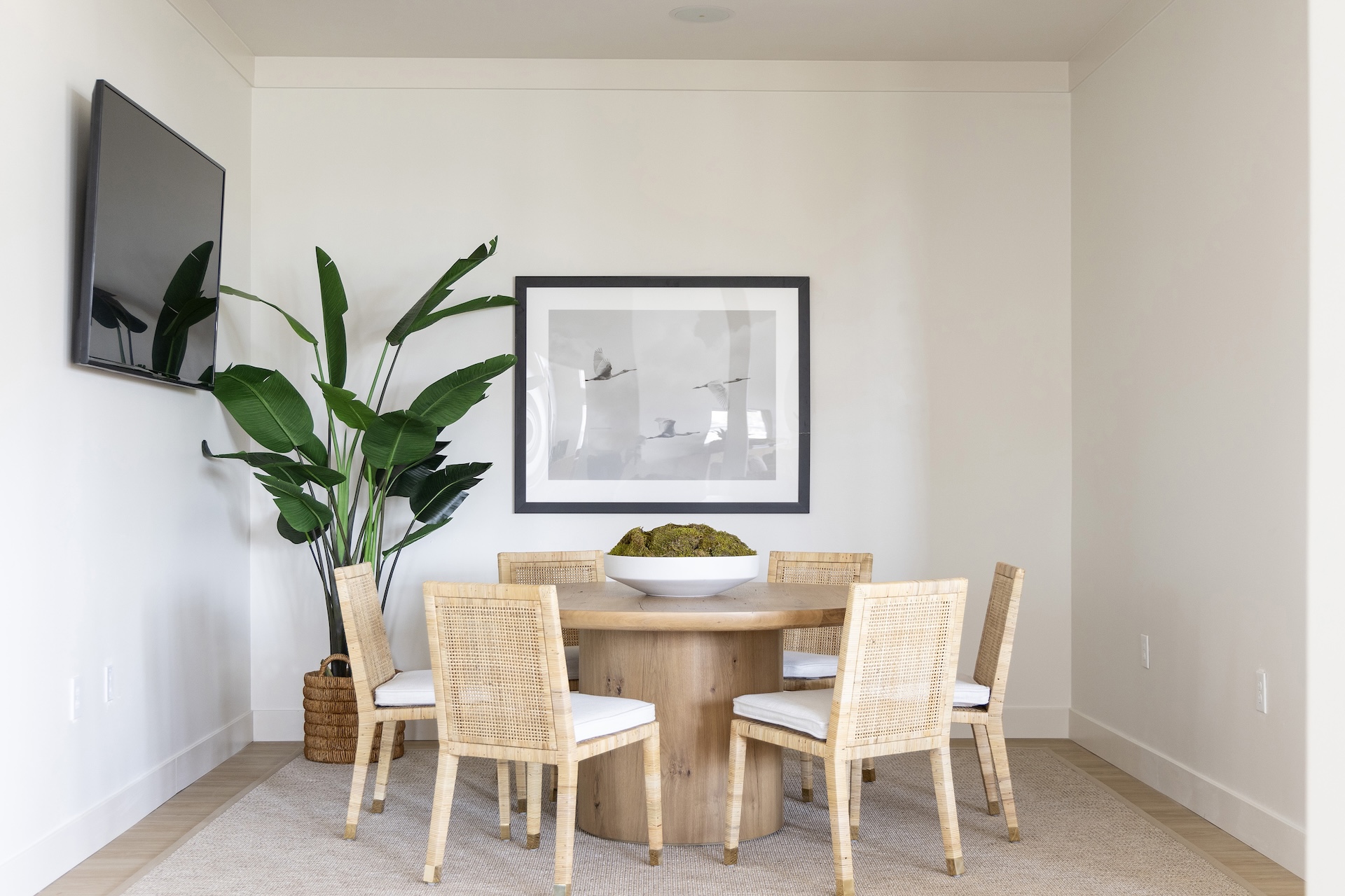 Dining Table Round