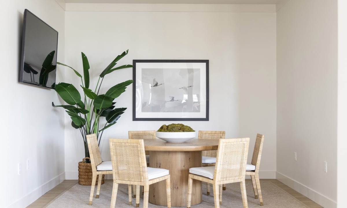 Dining Table Round